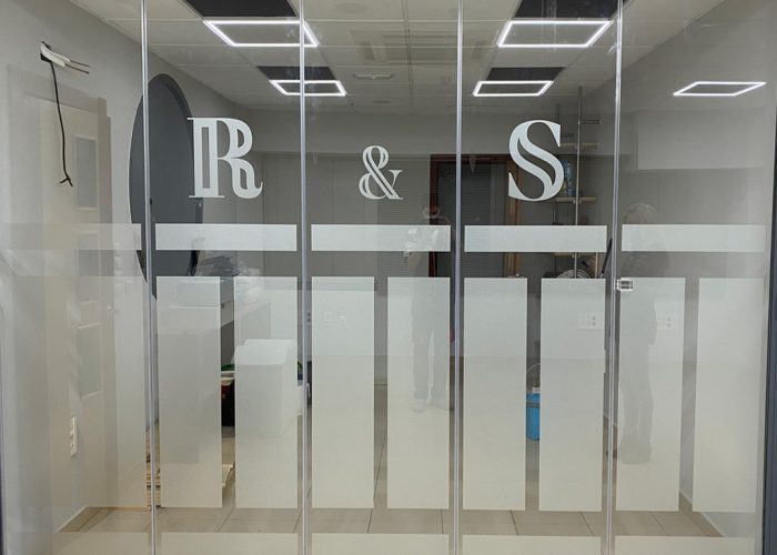 Instalación de vinilo ácido